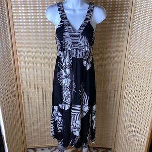 🔷Style&Co Black & White Floral Rhinestone Accents Tropical Dress Size PS